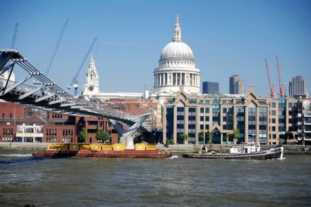 Millenium Bridge - London Millenium Bridge - London