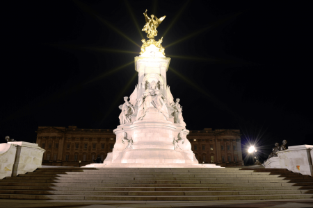 Victoria memorial - London Night Walking Tours