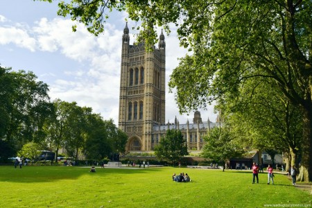 Victoria Tower Gardens - London Tours