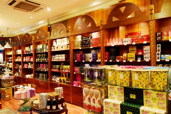 Shop for chocolates in London - Food Tour